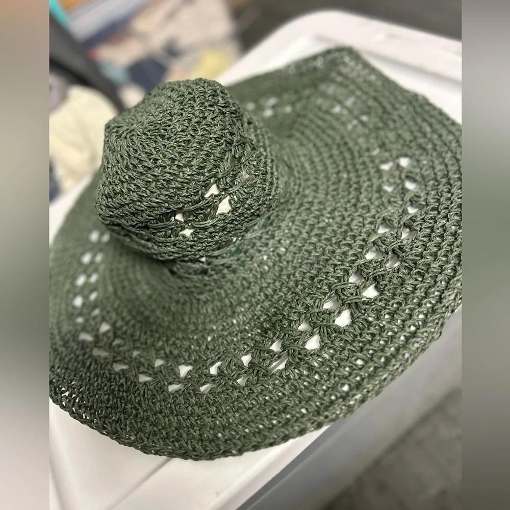 NWT Aerie Olive Crochet Sun Hat